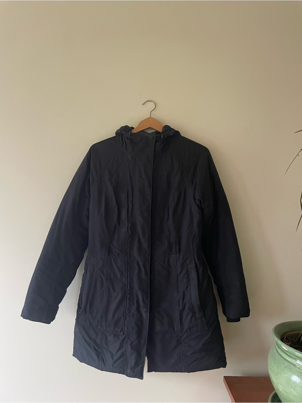 The North Face Women's Black Hooded Puffer Coat size small winter coat